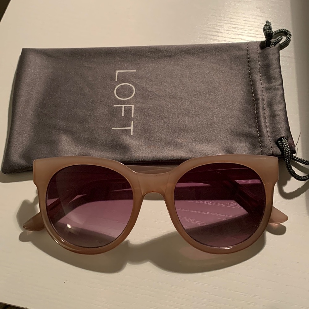 Sunglasses- great condition